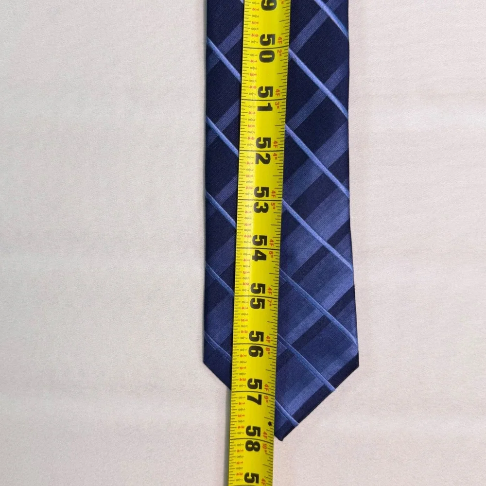Kenneth Cole Reaction Mens Blue Plaid Striped 100% Silk Necktie Formal Business